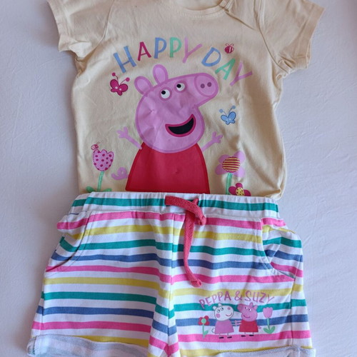 Σετ Peppa Pig καλοκαιρινό σαν καινούργιο, σόρτς και T-shirt 116 cm