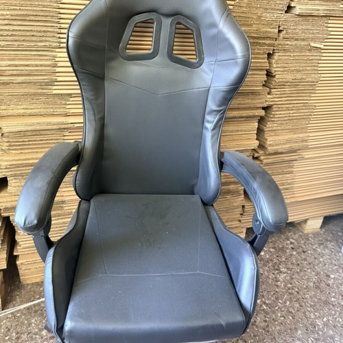 Office chair in black PU leather with footrest