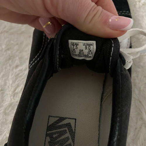 Vans athletic shoes used, size 40, black and white
