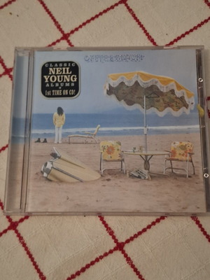 Neil Young On the Beach CD like new, rock