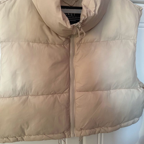 Stradivarius sleeveless beige cropped jacket new with zipper