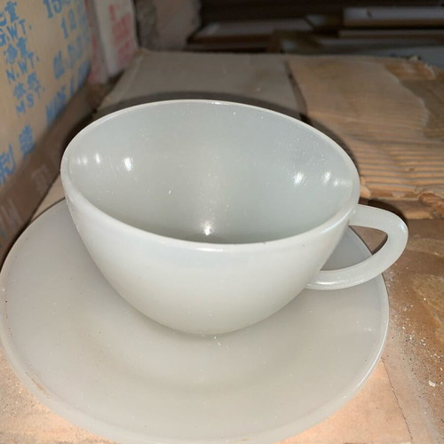 Set of 6 cups with saucers new