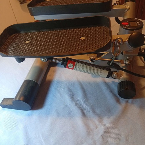 Stepper used with resistance bands and adjustable difficulty