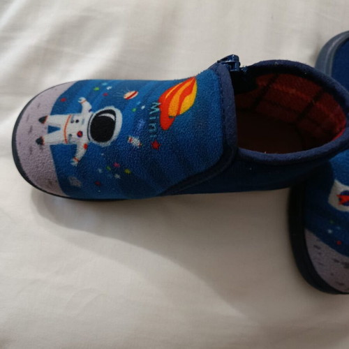 Mini Max children's slippers size 27 like new, astronaut design