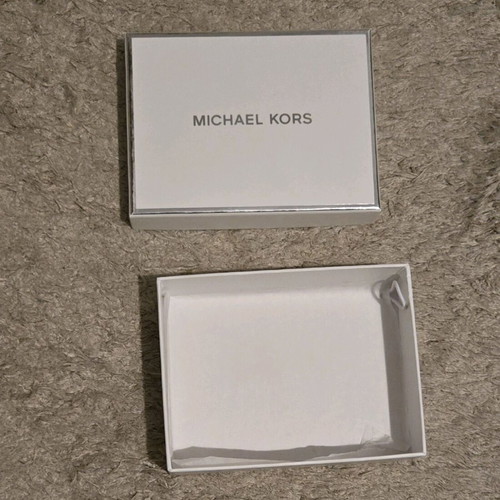Michael Kors jewelry box like new