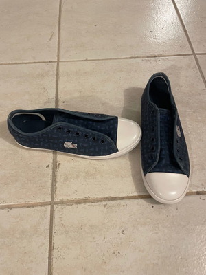 Lacoste γυναικεία αθλητικά παπούτσια μεταχειρισμένα, μέγεθος 36, μπλε, με κορδόνια