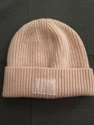 Only pink women's hat like new