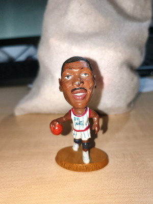 NBA Rockets Hakeem Olajuwon 1996 miniature used with paint wear