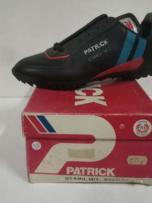 Patrick Stabil Hit football shoes size 40 new, rare collectible