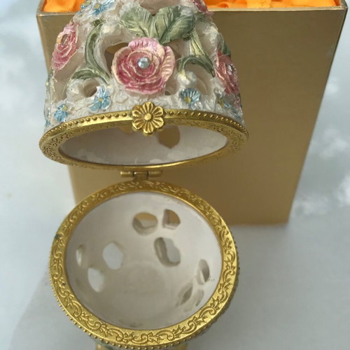 Faberge-style decorative egg used with floral design by Trimar