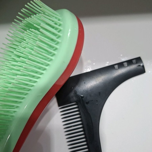 Comb set like new, 2 pieces including beard styling comb