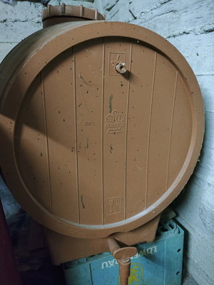 Πλαστικό βαρέλι 200lit για λάδι, κρασί ή τσίπουρο σε καλή κατάσταση