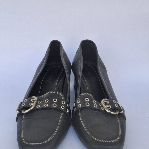 Leather black pumps like new, size 38