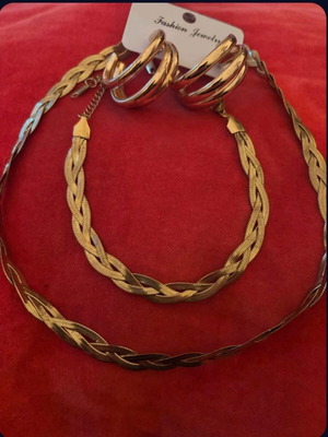Gold-colored earrings and bracelet new with gift necklace