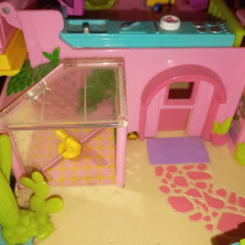 Polly Pocket Petland Hacienda Ranch House playset, vintage 2000 Mattel