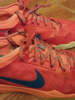 Nike athletic shoes like new, size 45, orange