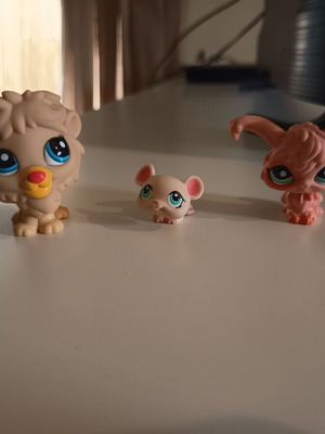 Littlest Pet Shop figures like new, rare collectible lion