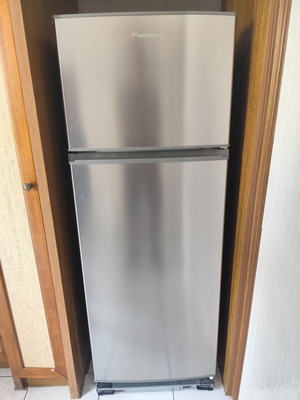 Morris refrigerator like new