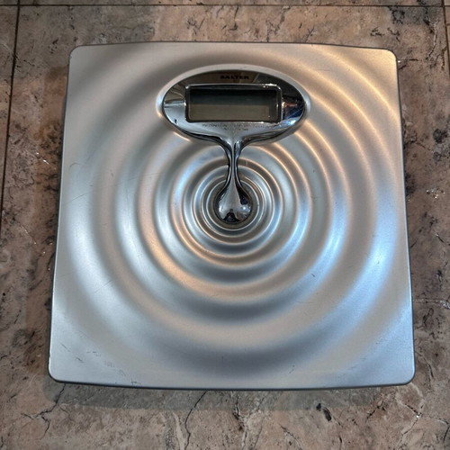 Electronic scale like new