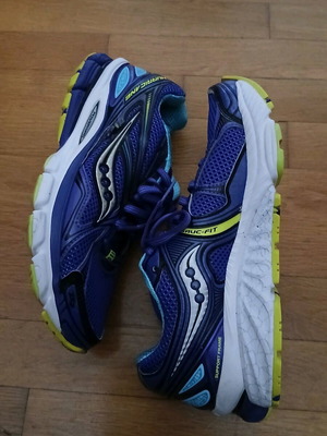 Saucony Hurricane 16 Γυναικεία Αθλητικά Παπούτσια Μέγεθος 37,5 Σαν Καινούργια Πολύχρωμα Μωβ