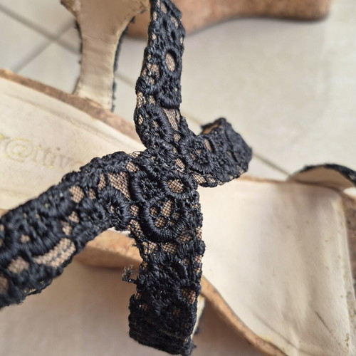 Attrattivo wedge sandals used, size 39, black with cork platform and lace