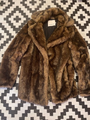 Bsb fur size small like new, brown