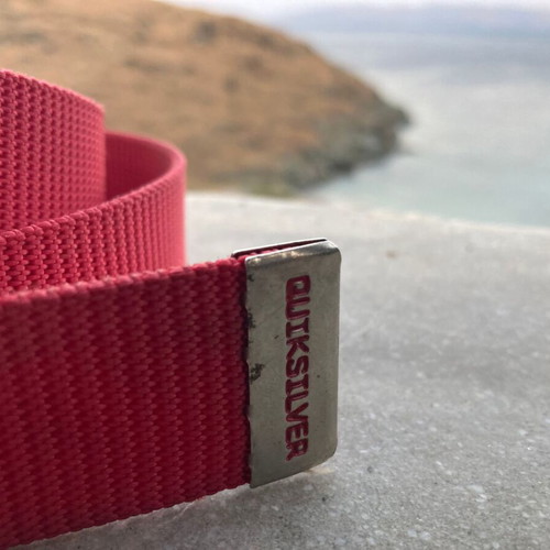 Quiksilver vintage fabric belt 2005 adjustable, bright red
