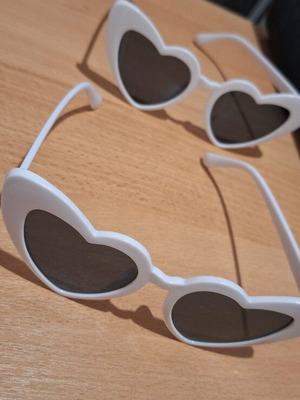 Heart-shaped sunglasses new, black and white, set of 2