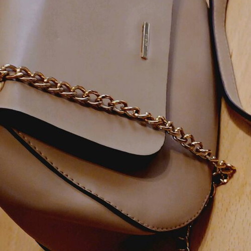 Crossbody bag used with gold chain strap Bershka