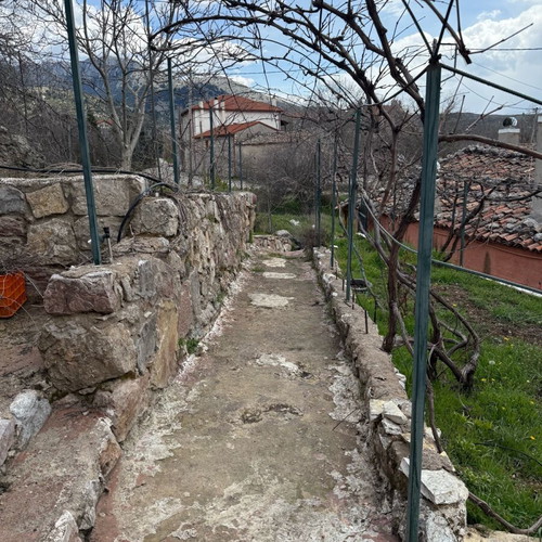 Building Land 171 sqm in Livadi Arachovas Parnassos