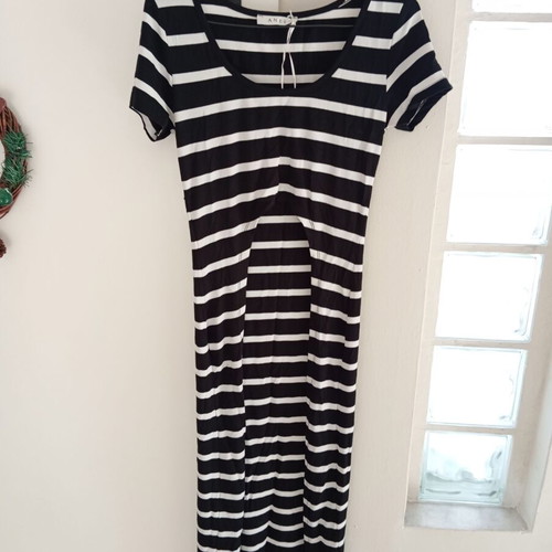 A-Style long back blouse like new, black and white