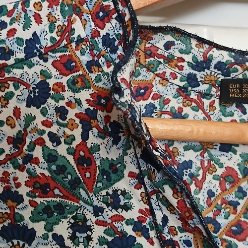 Zara Basic floral women's shirt size XS like new, multicolor