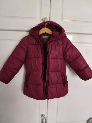 Μπουφάν Benetton για κορίτσι 2 ετών σαν καινούργιο με κουκούλα