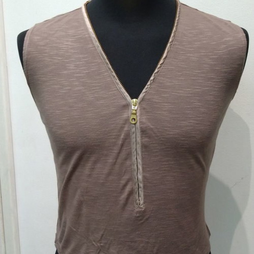 Snob Sleeveless Top Size M