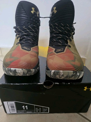 UA Curry 2.5 basketball shoes like new, size 45