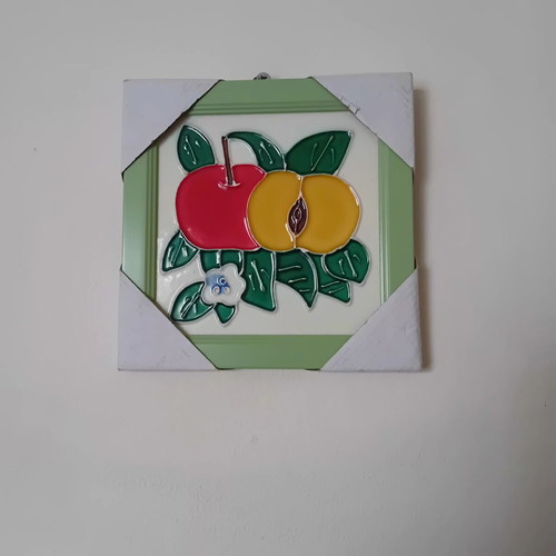 Vintage ceramic wall decoration/coaster with embossed fruit new