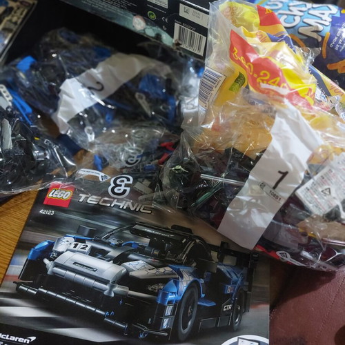 Lego Technic McLaren Senna GTR 42123 like new