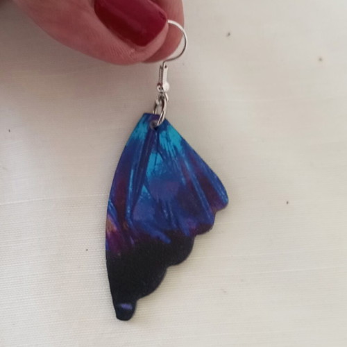 Butterfly wing earrings new, blue plexiglass