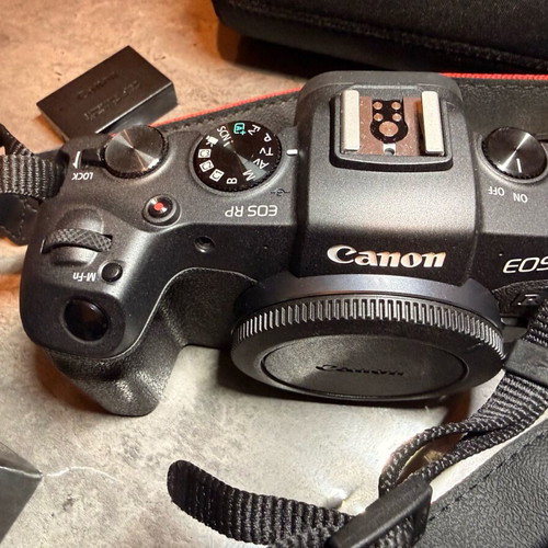 Canon EOS RP Full Frame Mirrorless Camera Kit like new with 24-105mm and 50mm lenses