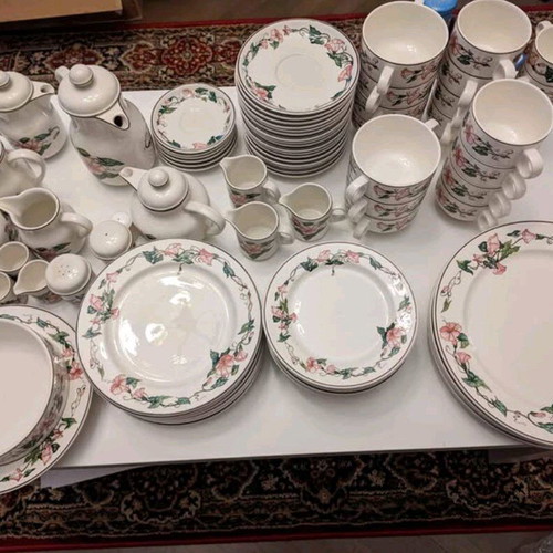 Villeroy & Boch Palermo serving set 61 pieces like new