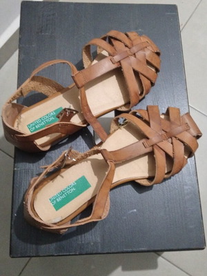 Children's brown sandals size 35