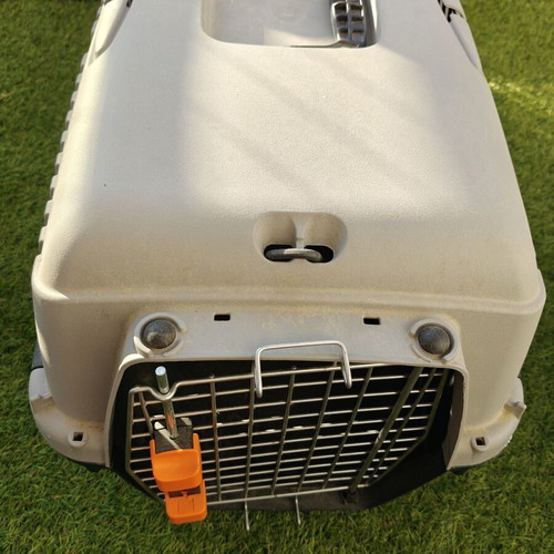 Pet carrier large with metal door used, durable plastic