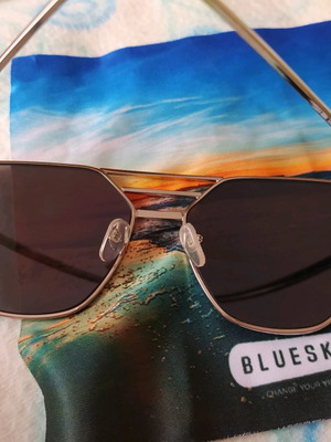 Mirror sunglasses like new