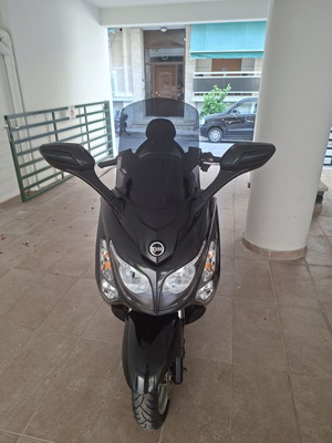 Sym GTS 300i EVO scooter, black, automatic