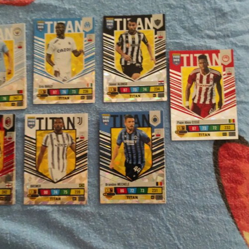 Fifa365 Dominator, Titan, Magician collection like new, 40 cards
