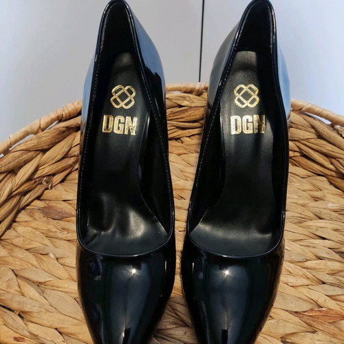 Trendyol black patent leather pumps size 40 new