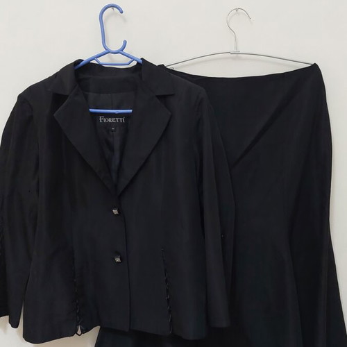 Fioretti women's skirt and blazer set used, black, size M/L
