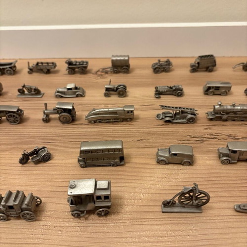 Collectible miniature collection used, 50 pieces, Travels to Yesterday