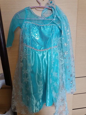 Elsa carnival costume like new for 7 years old
