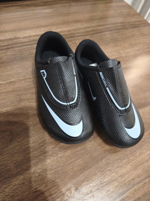 Nike Jr. Mercurial Vapor 16 Club football shoes used, size 25, black and turquoise
